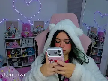 Stripchat Live Sex Cam of CuteDani_