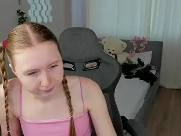 Stripchat Live Sex Cam of LiliTiny