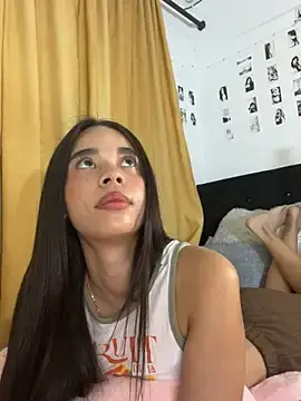 Stripchat Free Porn Cam of Milleradhara24