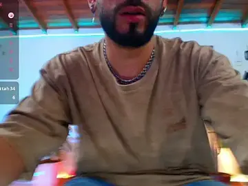 Stripchat Live Sex Cam of RyanCarter_