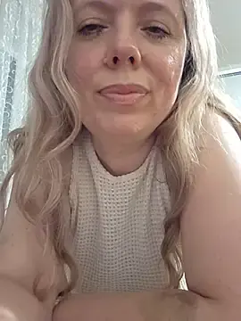 Stripchat Free Live Porn of Irina3718