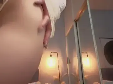 Stripchat Live Sex Cam of ShyColette