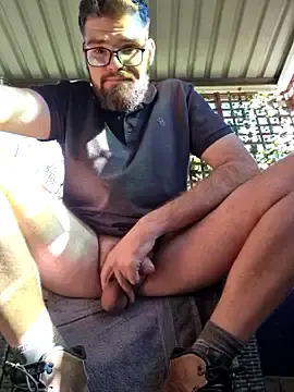 Stripchat Live Sex Cam of BeardedCubZA
