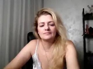 Xlovecam Live Sex Cam of GladisBelle