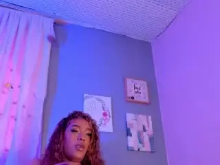 Xlovecam Private Sex Chat of JuliaSacarf