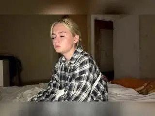Xlovecam Sex Cam of MaileStortz