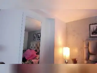 Xlovecam Sex Cam of SyraPalmer