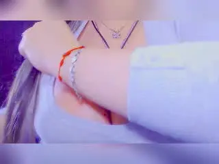Xlovecam Live Sex Cam of GilliSkquirtty