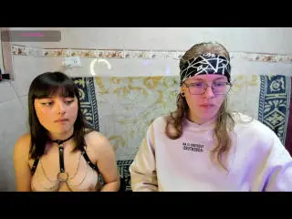 Xlovecam Free Live Porn of JinnLook