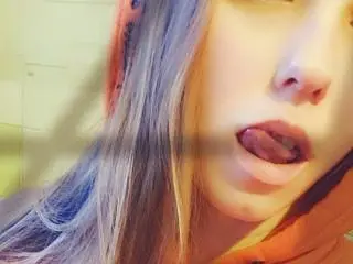 Xlovecam Free Live Porn of DorrieAnn