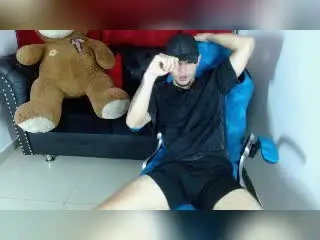 Xlovecam Sex Cam of BrianAdler