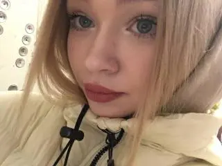 Xlovecam Free Live Porn of AnnamaeSvehla