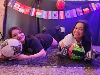 Xlovecam Live Porn of SaraAndMarilyn69
