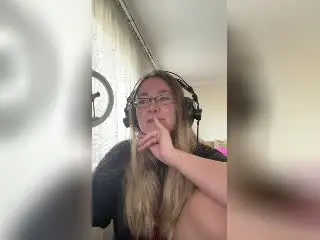 Xlovecam Free Live Porn of Meeranda