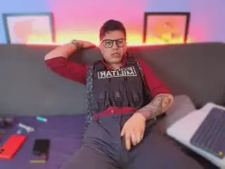 Xlovecam Live Porn of AquilesTaylor