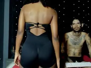 Xlovecam Watch Live Sex Cams of JeniferandBenn