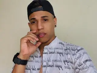 Xlovecam Sex Cam of Yoximanuelprime