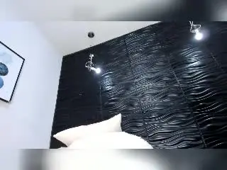 Xlovecam Watch Live Sex Cams of KendraDiMarco