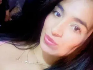 Xlovecam Watch Live Sex Cams of HeraDiosa
