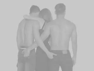 Xlovecam Nude Webcam of ThreesomeUnilited