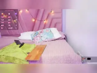 Xlovecam Nude Webcam of SkinnySamantha