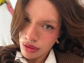 Xlovecam Adult Webcams of EllaThorne