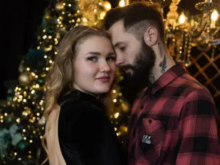 Xlovecam Live Sex of MikeAndAnna