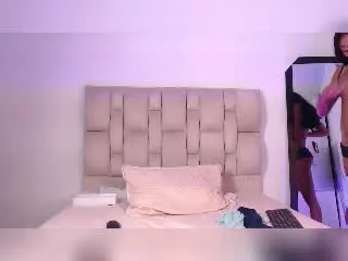 Xlovecam Watch Live Sex Cams of EsmeraldaRoe