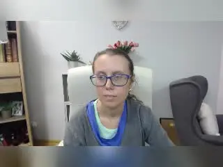 Xlovecam Sex Chat of LizzySparkle