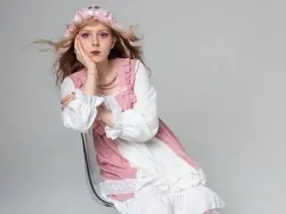 Xlovecam Private Sex Chat of LouellaCardenal