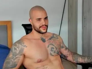 Xlovecam Private Sex Chat of MedellynDark