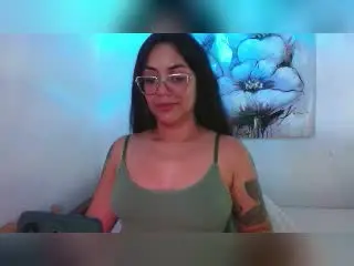 Xlovecam Live Porn of MikeAndLunaa