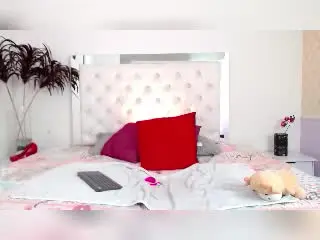 Xlovecam Adult Webcam of SophiaLuthor