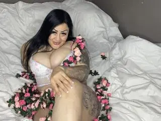 Xlovecam Adult Webcam of KittyHotLady69