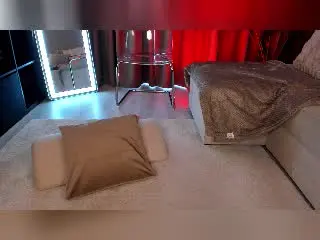 Xlovecam Watch Live Sex Cams of BrainyBelle