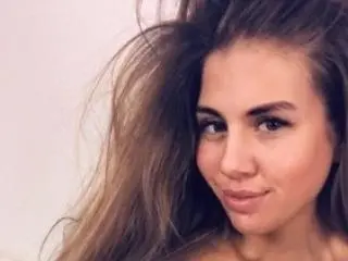 Xlovecam Live Porn of DorinaDivine